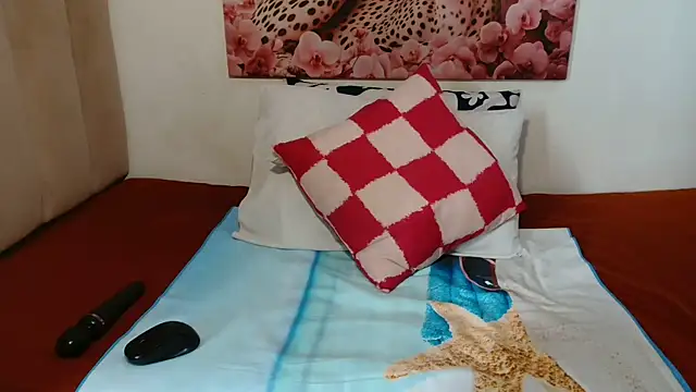 GorillaGripCunt77 online show from April 9, 6:19 am