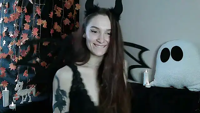   Leyla   online show from October 24, 1:40 pm