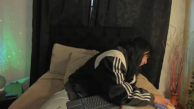 Snapshot of Tiffany_Nm chatting on November 10, 1:10 pm Tiffany Nm online show from November 10, 1:10 pm