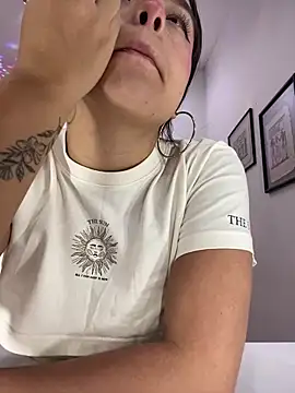 EmilyHarperr online show from October 17, 11:57 am