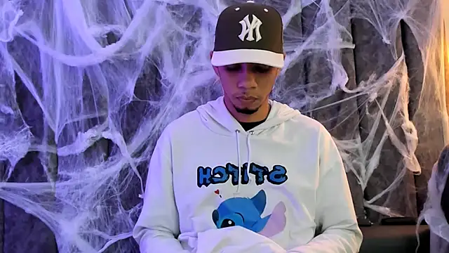 Snapshot of DustinandJordan chatting on October 10, 4:55 am DustinandJordan online show from October 10, 4:55 am