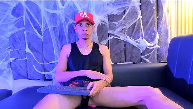 Snapshot of DustinandJordan chatting on October 15, 4:56 am DustinandJordan online show from October 15, 4:56 am