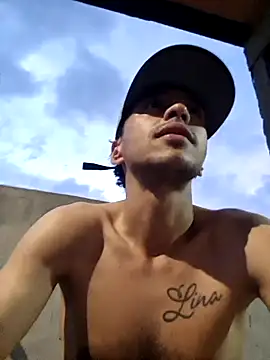 Snapshot of Santi2323xxX chatting on February 8, 11:30 pm Santi2323xxX online show from February 8, 11:30 pm