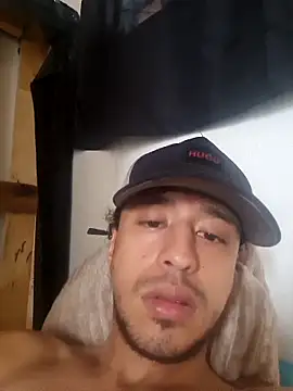 Snapshot of Santi2323xxX chatting on March 4, 5:52 pm Santi2323xxX online show from March 4, 5:52 pm