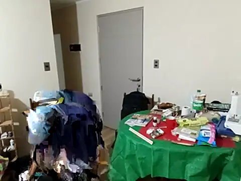 Snapshot of Gato2025perro chatting on December 15, 2:16 am Gato2025perro online show from December 15, 2:16 am