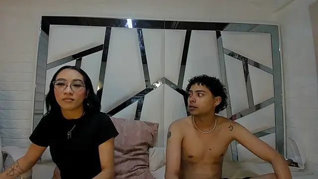 Snapshot of KiaraandEnzzo_ chatting on September 13, 3:17 am KiaraandEnzzo online show from September 13, 3:17 am