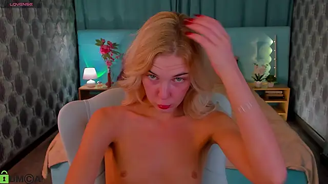 Snapshot of Aurora_Bennet chatting on October 6, 12:19 am Aurora Bennet online show from October 6, 12:19 am