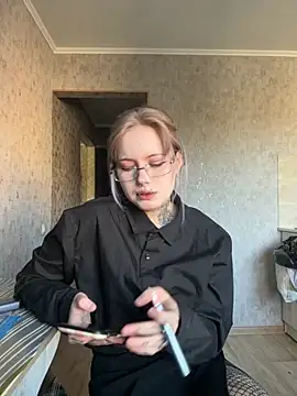 Snapshot of n1ghtcloud chatting on September 24, 10:51 am n1ghtcloud online show from September 24, 10:51 am