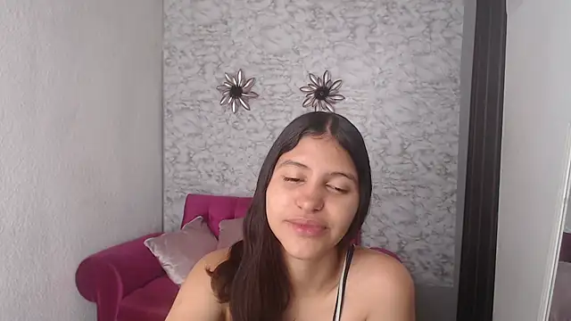 Snapshot of Evagirl69 chatting on October 23, 6:17 pm Evagirl69 online show from October 23, 6:17 pm