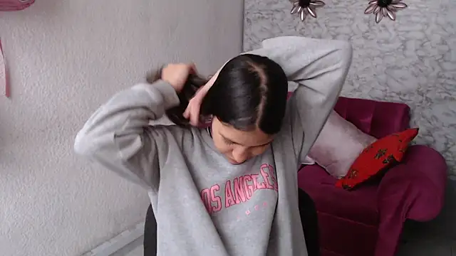 Snapshot of Evagirl69 chatting on December 4, 12:14 pm Evagirl69 online show from December 4, 12:14 pm