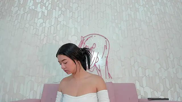 scarletross  online show from October 7, 1:30 pm