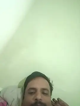 vardh033 online show from October 4, 3:15 am