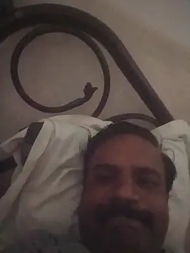 vardh033 online show from October 22, 7:46 pm