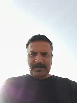 vardh033 online show from December 14, 5:46 am