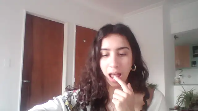 Snapshot of Souphicherry chatting on October 12, 8:19 pm Souphicherry online show from October 12, 8:19 pm