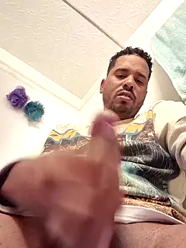 Snapshot of Danypeluche chatting on November 1, 4:03 am Danypeluche online show from November 1, 4:03 am