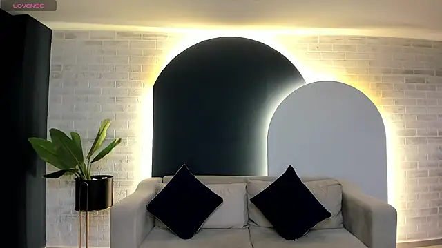 LeahNovac online show from October 2, 11:06 am