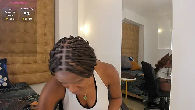 Snapshot of ThaliaOcean chatting on December 15, 10:03 pm ThaliaOcean online show from December 15, 10:03 pm