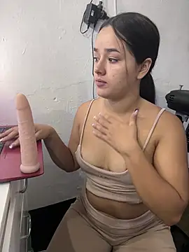 Luciaparker03 online show from February 22, 11:36 pm