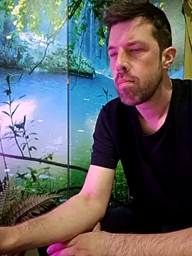 welcome-to-the-jungle online show from April 13, 8:03 pm