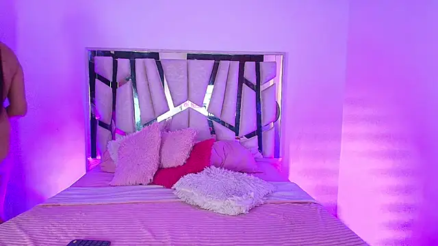 melody  stone online show from November 24, 7:57 pm