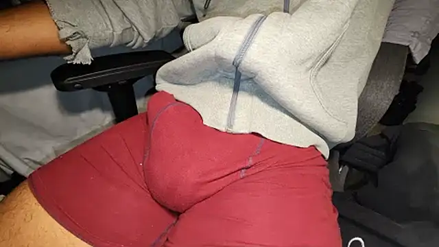 Snapshot of catt18 chatting on November 13, 5:12 pm catt18 online show from November 13, 5:12 pm