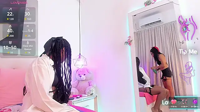 Canddyhot18 online show from October 6, 1:19 pm