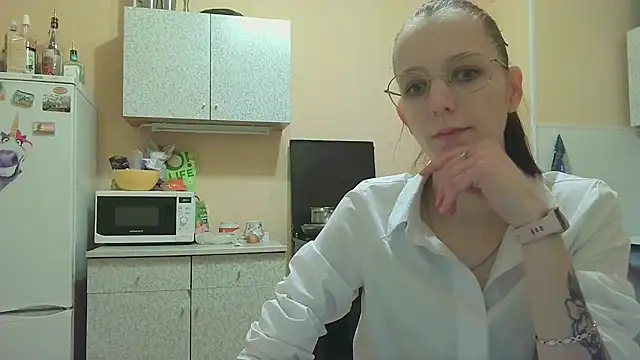 Lucy Divine online show from October 13, 7:36 pm