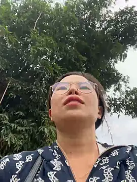 Snapshot of han-cute chatting on October 13, 12:32 am han-cute online show from October 13, 12:32 am