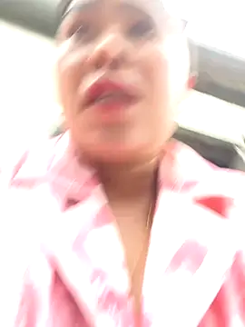 Snapshot of han-cute chatting on November 18, 1:11 am han-cute online show from November 18, 1:11 am