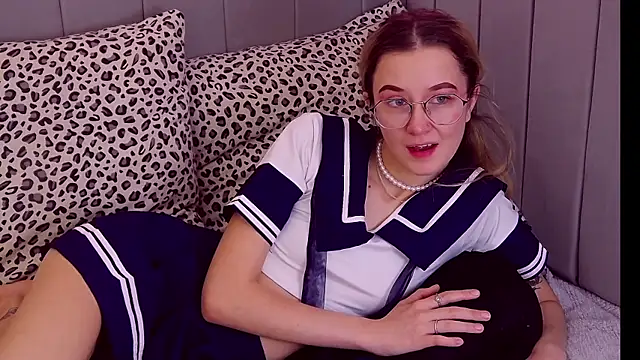 MaeLili online show from November 7, 4:56 am