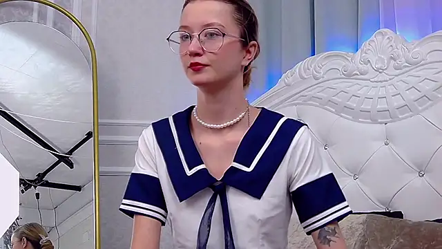 MaeLili online show from December 14, 12:32 pm