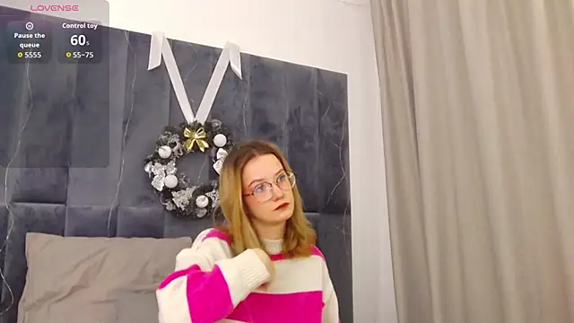 MaeLili online show from January 9, 5:10 am