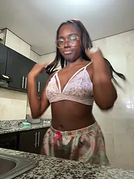 Taylorvidal online show from March 1, 3:03 pm