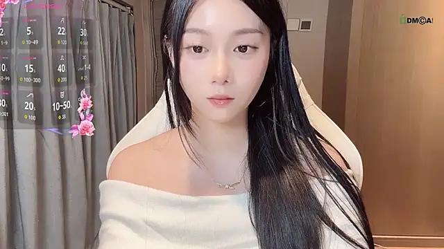 Snapshot of Makinghappymyself_ chatting on November 20, 1:11 pm Makinghappymyself online show from November 20, 1:11 pm