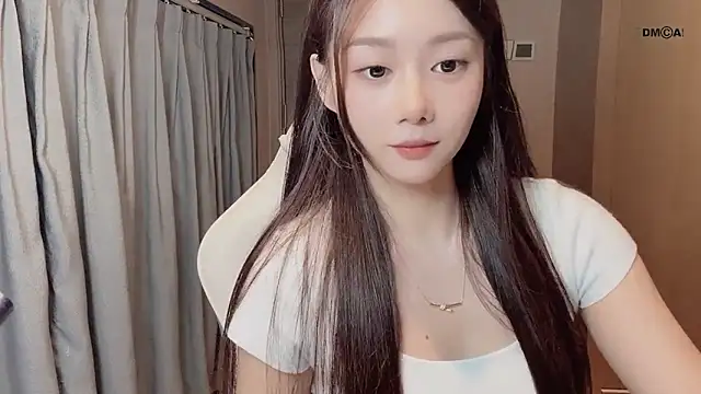 Snapshot of Makinghappymyself_ chatting on December 1, 12:32 pm Makinghappymyself online show from December 1, 12:32 pm