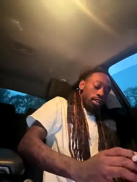 Snapshot of Scattyboo chatting on December 1, 12:10 pm Scattyboo online show from December 1, 12:10 pm