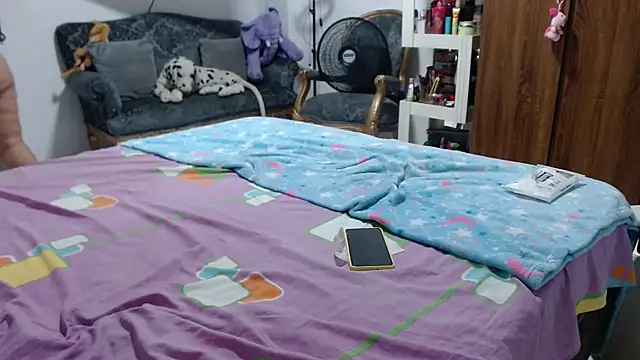 Snapshot of devora_clark chatting on November 11, 2:00 am devora clark online show from November 11, 2:00 am