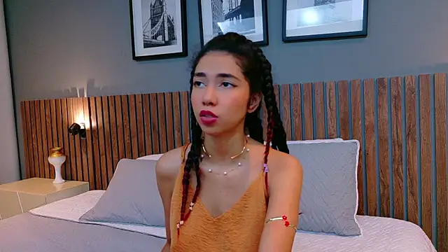 Snapshot of luna_roja25 chatting on September 25, 1:04 pm luna roja25 online show from September 25, 1:04 pm