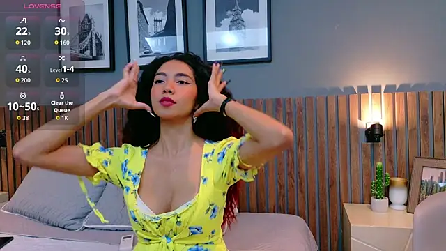 Snapshot of luna_roja25 chatting on October 3, 1:30 pm luna roja25 online show from October 3, 1:30 pm