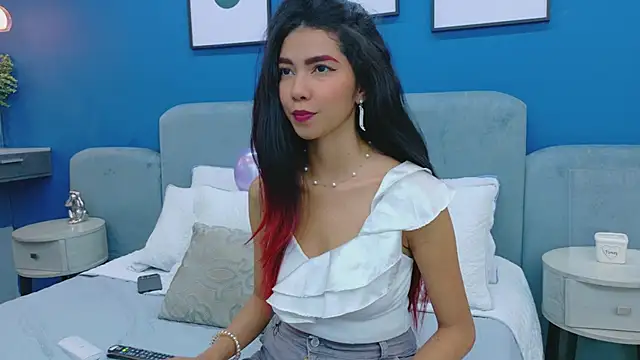 Snapshot of luna_roja25 chatting on October 6, 10:29 pm luna roja25 online show from October 6, 10:29 pm