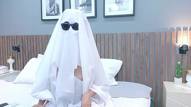 Snapshot of luna_roja25 chatting on October 12, 6:01 am luna roja25 online show from October 12, 6:01 am