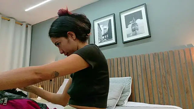 Snapshot of luna_roja25 chatting on November 20, 1:44 pm luna roja25 online show from November 20, 1:44 pm