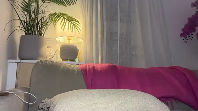 KayleeBella online show from September 16, 8:43 pm