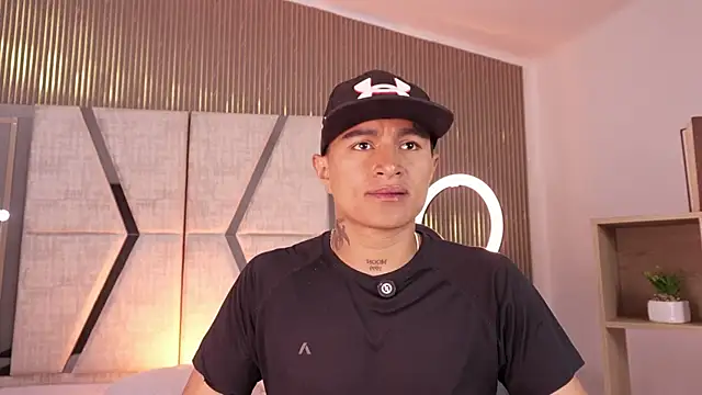 LiamDeep online show from January 18, 8:23 pm