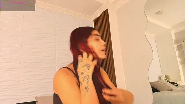 Snapshot of KimberlyLoren chatting on October 3, 4:09 am KimberlyLoren online show from October 3, 4:09 am