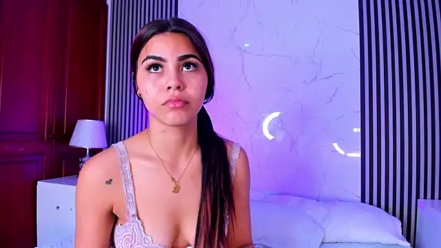 Snapshot of KimberlyLoren chatting on October 11, 9:13 pm KimberlyLoren online show from October 11, 9:13 pm