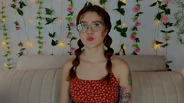 MiaWinxxx online show from September 24, 8:45 pm