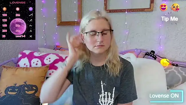 Snapshot of samanthamalichite chatting on September 27, 7:19 pm samanthamalichite online show from September 27, 7:19 pm