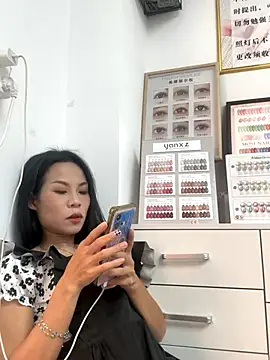 Snapshot of Baby-mmm chatting on October 19, 4:02 am Baby-mmm online show from October 19, 4:02 am